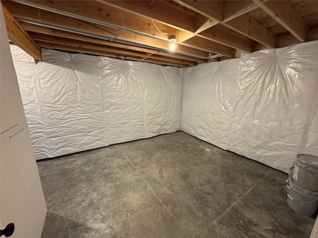 1533 Walker St, Des Moines, IA 50316 - view of unfinished basement