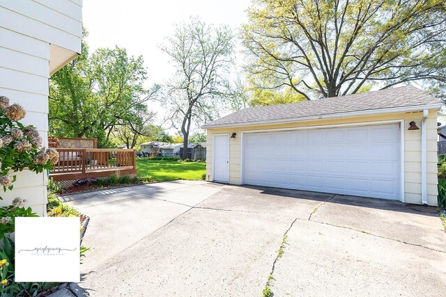 6404 Meredith Dr, Urbandale, IA 50322 - view of detached garage