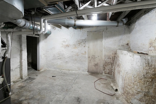 1360 E 9th St, Des Moines, IA 50316 - view of unfinished basement