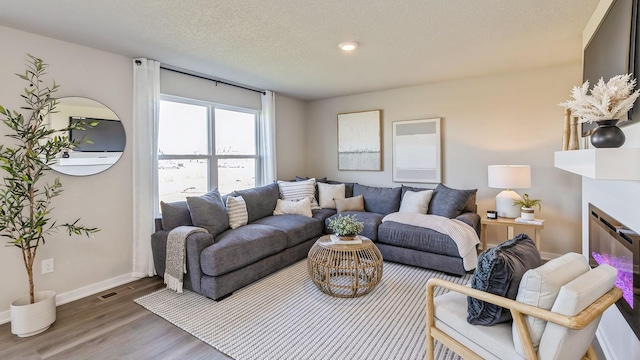 15121 Ironwood Ln, Urbandale, IA 50111 - photo 2
