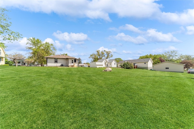 408 E Benton St, Winterset, IA 50273 - view of green lawn