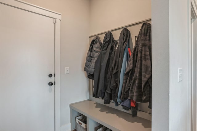 2920 Oak St, Norwalk, IA 50211 - view of mudroom