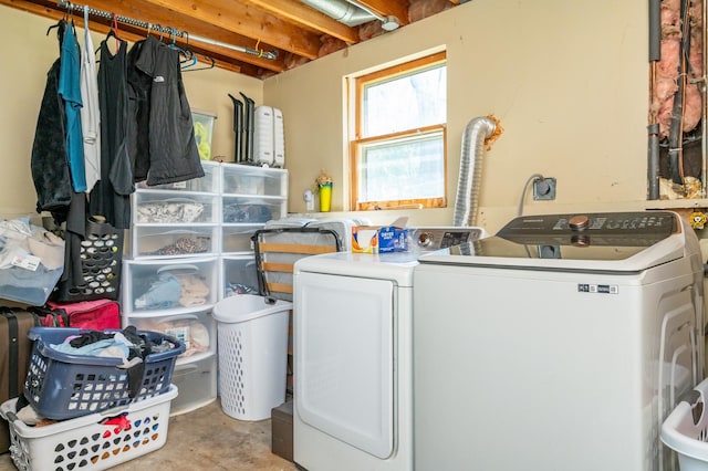 102 Wall Ave, Des Moines, IA 50315 - washroom with washer and dryer
