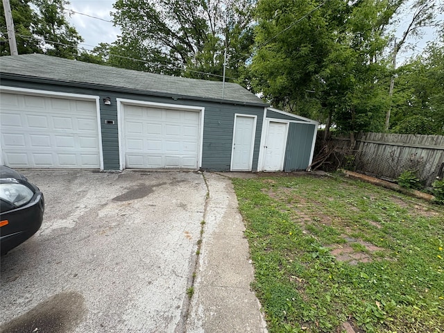 1344 21st St, Des Moines, IA 50311 - view of detached garage