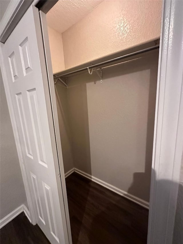 2400 SE 8th St, Des Moines, IA 50315 - view of closet