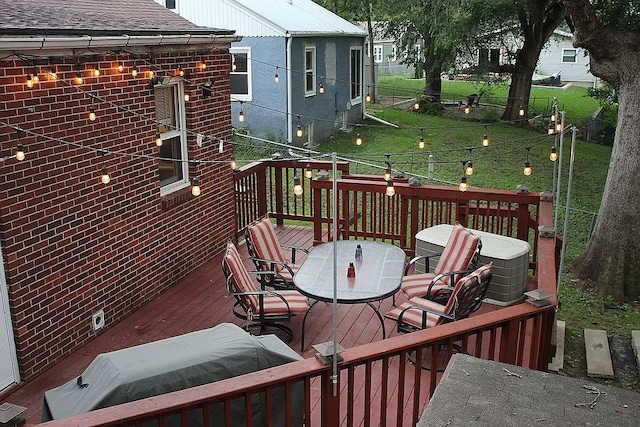 619 Palmer Pl, Des Moines, IA 50315 - wooden terrace featuring outdoor dining space and fence