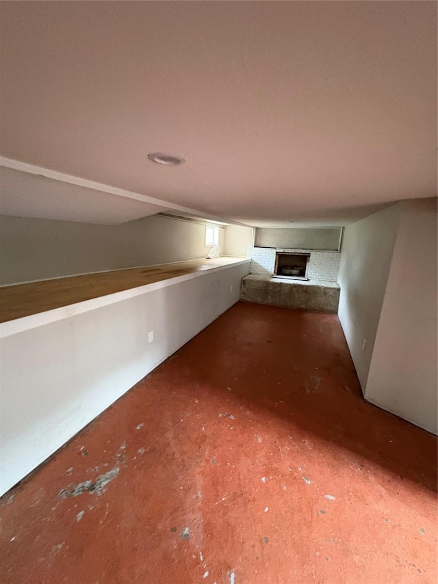 2810 Payne Rd, Des Moines, IA 50310 - hall with concrete flooring