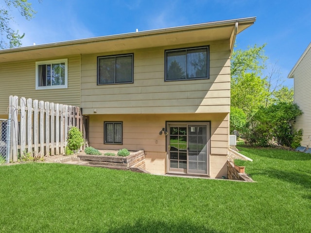 5200 Twana Dr, Des Moines, IA 50310 - view of rear view of house