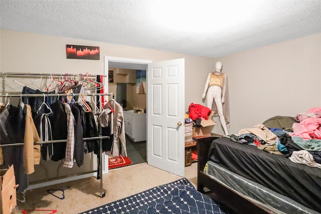 1424 Cleveland Ave, Des Moines, IA 50316 - bedroom featuring carpet flooring and a textured ceiling