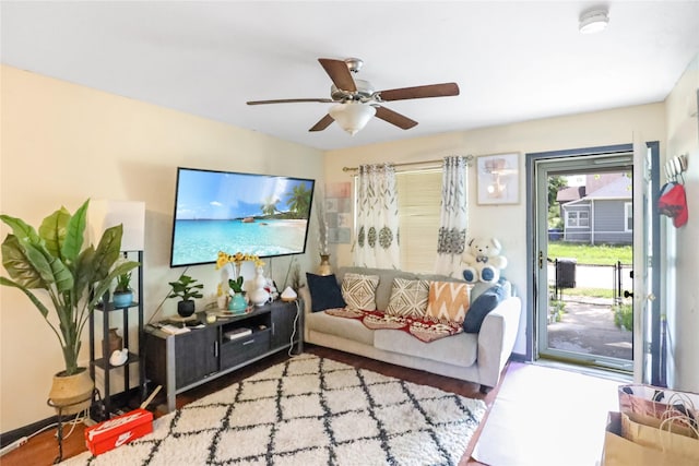 1424 Cleveland Ave, Des Moines, IA 50316 - living room with a ceiling fan