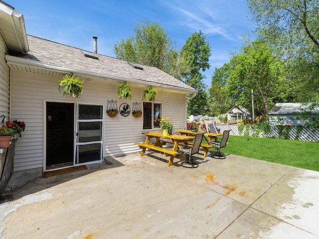 1273 E 18th St, Des Moines, IA 50316 - view of patio with outdoor dining space