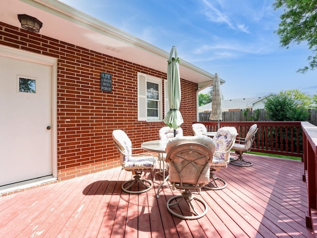 deck featuring outdoor dining space