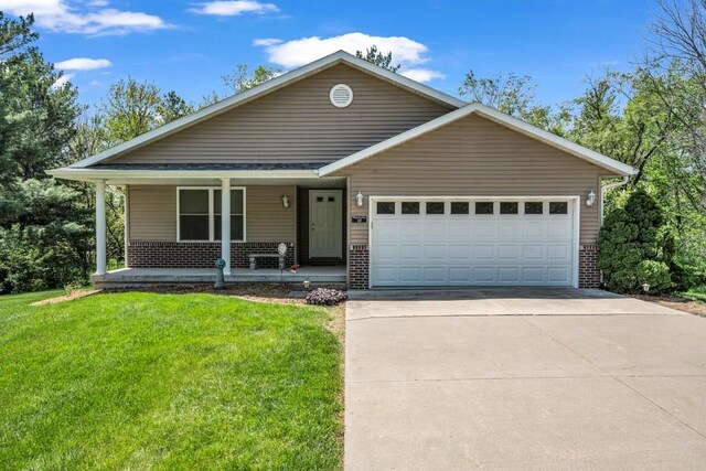 501 E 19th St S Unit 10, Newton, IA 50208 - photo 1