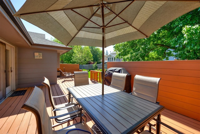 10760 Elmcrest Dr, Clive, IA 50325 - deck with outdoor dining space and fence