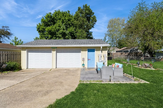 2322 E 39th St, Des Moines, IA 50317 - view of detached garage
