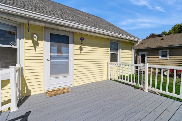 2322 E 39th St, Des Moines, IA 50317 - view of deck