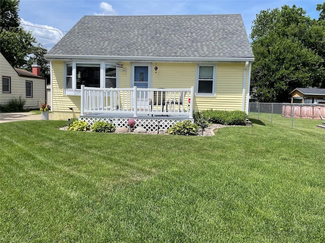 2322 E 39th St, Des Moines, IA 50317 - view of front facade featuring a shingled roof and a porch