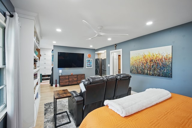 1919 Arlington Ave, Des Moines, IA 50314 - living area with a ceiling fan, recessed lighting, and light wood-style flooring