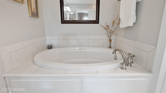 201 Grand Ave Unit 109, Des Moines, IA 50309 - full bathroom featuring a garden tub