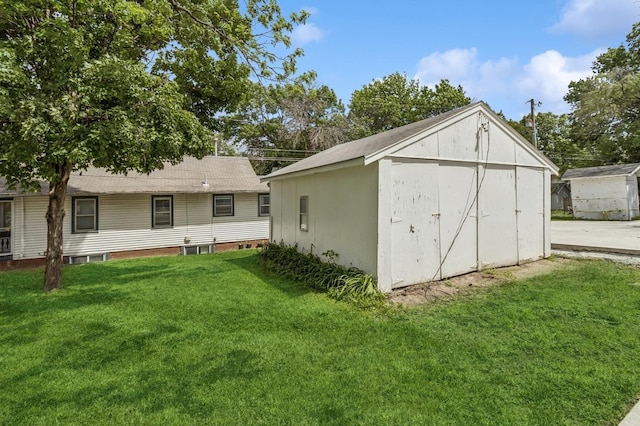 693 35th St, Des Moines, IA 50312 - view of shed