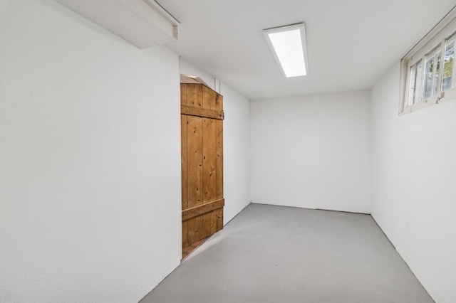 693 35th St, Des Moines, IA 50312 - view of basement