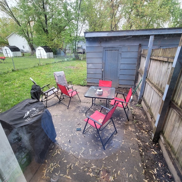 1850 King Ave, Des Moines, IA 50320 - view of patio featuring outdoor dining area