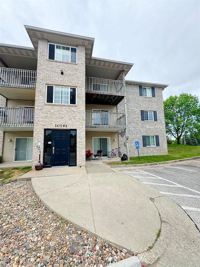 10141 Sutton Dr Unit 7, Urbandale, IA 50322 - view of property