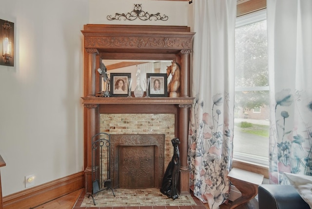 207 Kellogg Ave, Dallas Center, IA 50063 - detailed view of a fireplace with flush hearth