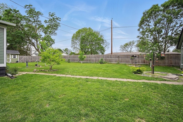 207 Kellogg Ave, Dallas Center, IA 50063 - view of yard with an outdoor structure