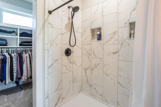 2770 NW 167th St, Clive, IA 50325 - full bath with a tile shower and a walk in closet