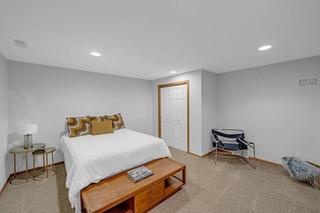 947 11th Ave SE, Altoona, IA 50009 - bedroom with carpet, baseboards, recessed lighting, and a closet