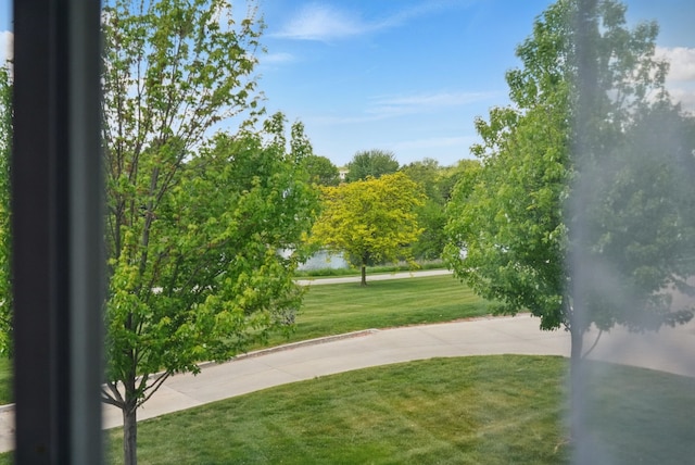 545 Maggie Ln, Altoona, IA 50009 - view of property's community featuring a yard