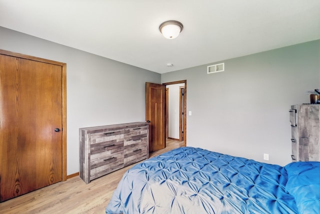 2009 NW Boulder Ridge Ln, Ankeny, IA 50023 - bedroom with light wood-style flooring