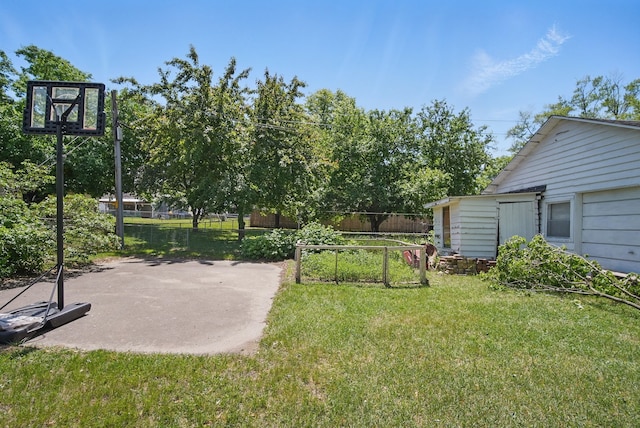 4147 E 7th St, Des Moines, IA 50313 - view of yard featuring a patio