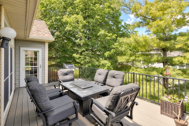 8115 Cobblestone Ct, Urbandale, IA 50322 - view of wooden terrace