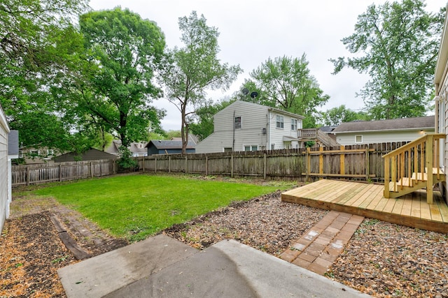 4007 68th St, Urbandale, IA 50322 - view of yard featuring a deck