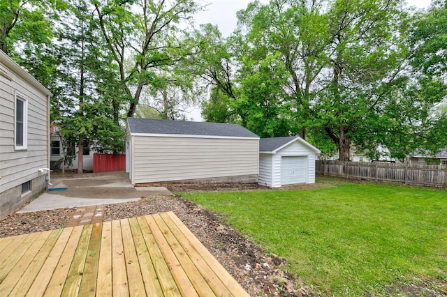4007 68th St, Urbandale, IA 50322 - view of yard featuring a patio