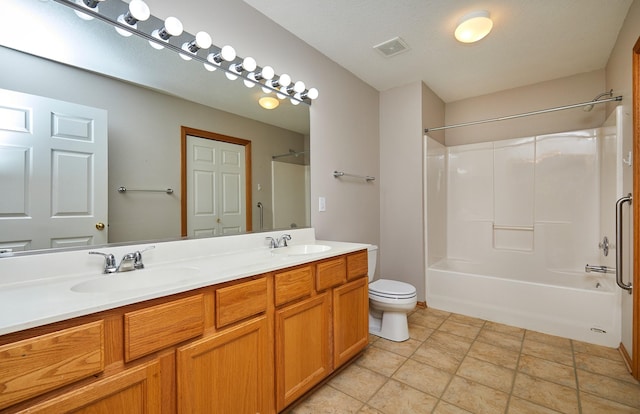 6200 Ep True Pkwy Unit 601, West Des Moines, IA 50266 - bathroom with toilet, double vanity, and shower / tub combination