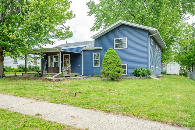 404 E 21st St S, Newton, IA 50208 - tri-level home featuring covered porch and a front lawn