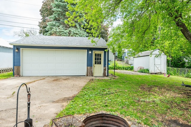 404 E 21st St S, Newton, IA 50208 - view of detached garage