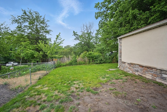 819 Olinda Ave, Des Moines, IA 50315 - view of yard