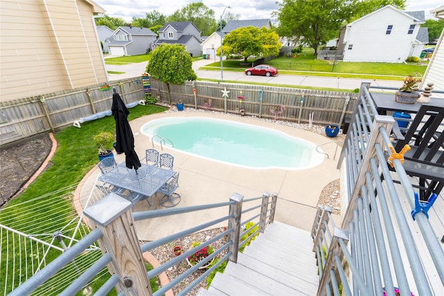 704 13th St SE, Altoona, IA 50009 - view of pool with a residential view