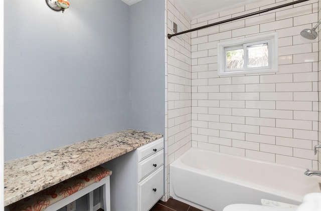 4101 Muskogee Ave, Des Moines, IA 50312 - full bath with shower / washtub combination and toilet