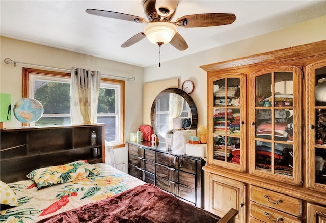 3517 50th St, Des Moines, IA 50310 - bedroom featuring a ceiling fan
