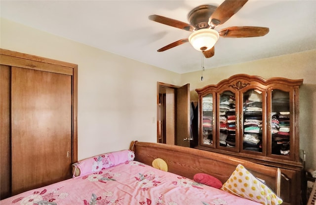 3517 50th St, Des Moines, IA 50310 - bedroom with a ceiling fan and a closet