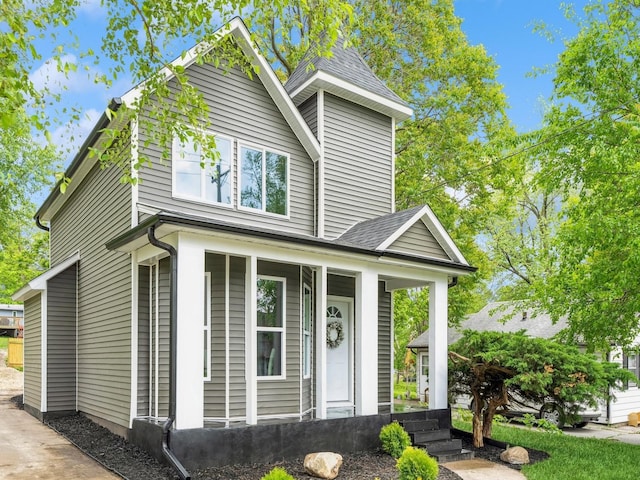 2917 2nd Ave, Des Moines, IA 50313 - view of front of home featuring a porch