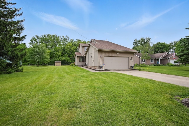 1011 NE 60th Ave, Des Moines, IA 50313 - view of front of property with an attached garage, a front yard, and driveway