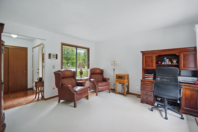 1011 NE 60th Ave, Des Moines, IA 50313 - home office featuring light carpet and baseboards
