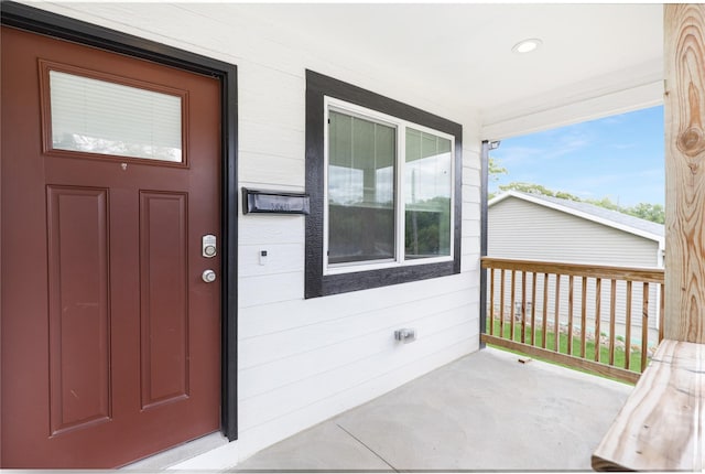 501 Kirkwood Ave, Des Moines, IA 50315 - view of exterior entry featuring covered porch