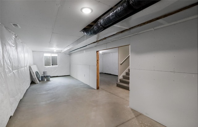 501 Kirkwood Ave, Des Moines, IA 50315 - unfinished below grade area featuring stairway
